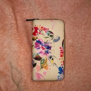 guess women wallet.